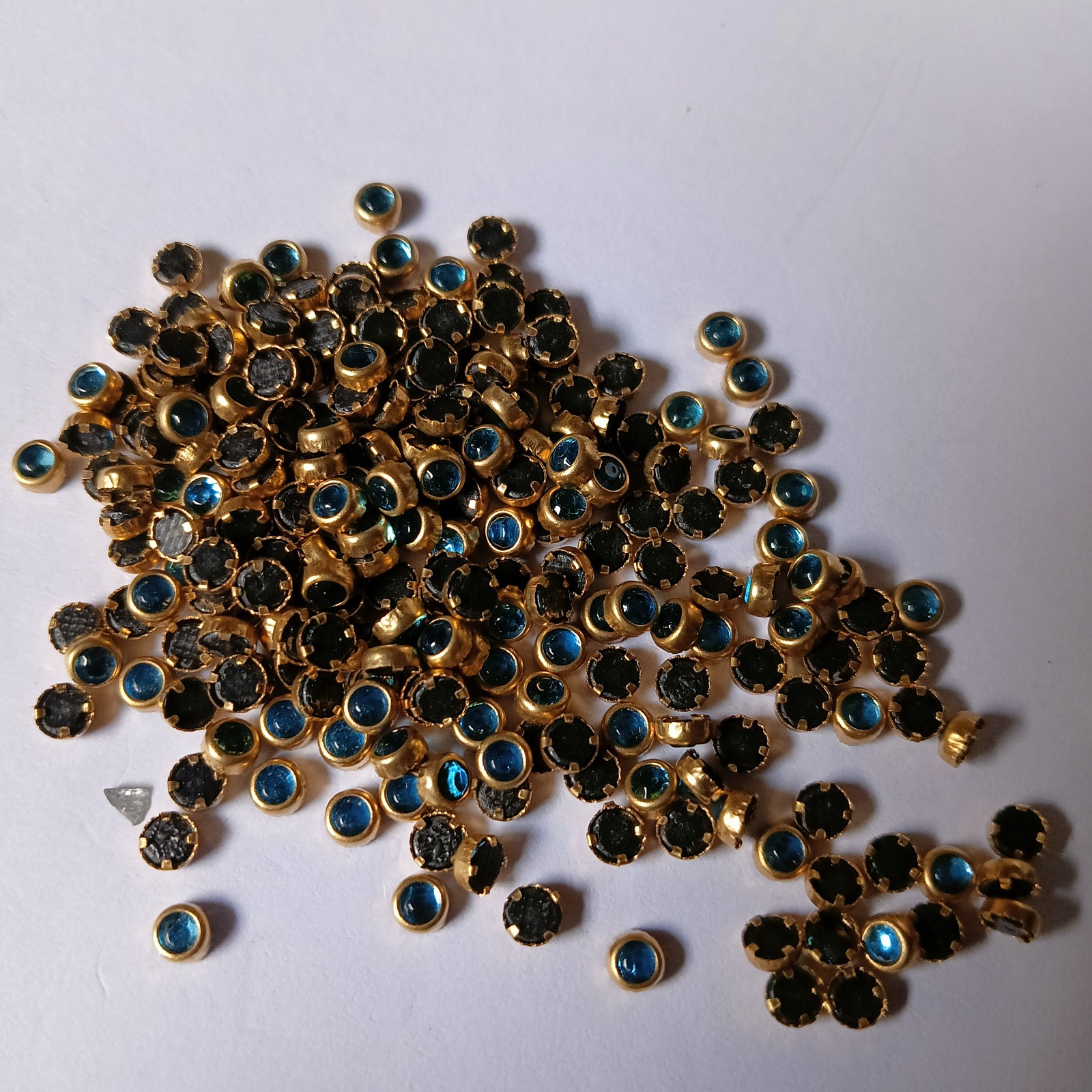 Hanan Collections | Glass 3m Round Blue